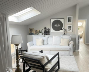 Angolo 19 - A cozy attic in the city center with lift